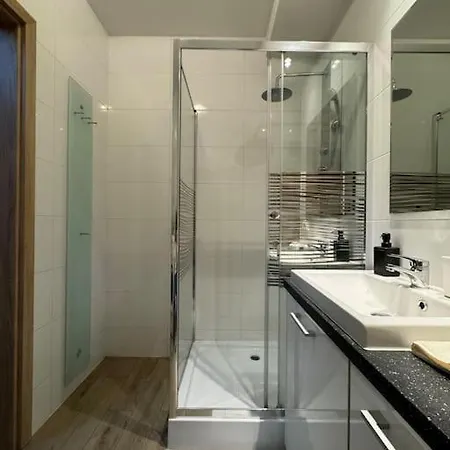 Danka 6th Floor Chic